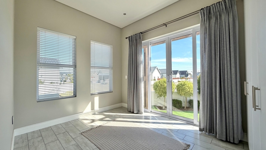 3 Bedroom Property for Sale in Sitari Country Estate Western Cape